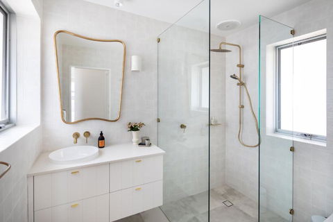 Pearl, Designer Beachfront Retreat, Semaphore Park - Accommodation Perth 2