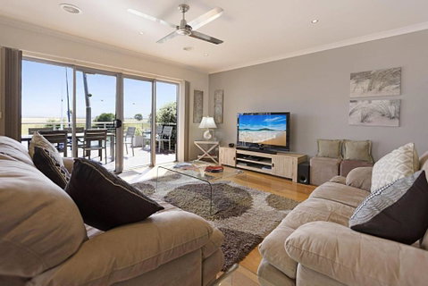 Pelican Landing - Accommodation Perth 0