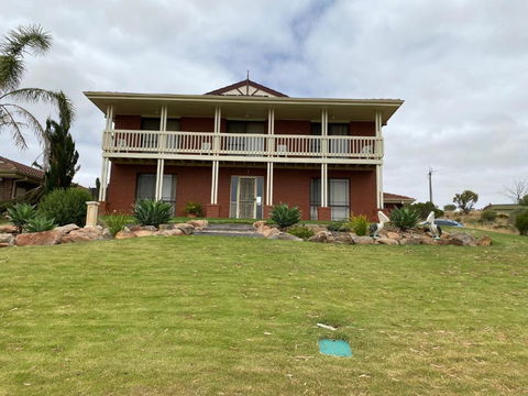 Pelican Retreat - Corporate / Tradie / Family - Accommodation Perth 1