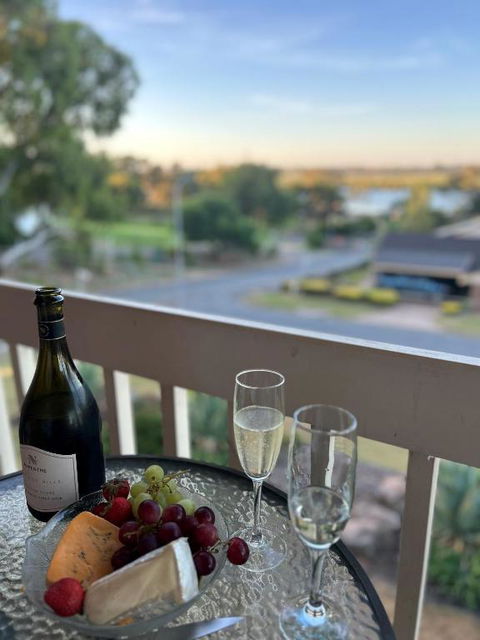 Pelican Retreat - Corporate / Tradie / Family - Accommodation Perth 3