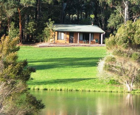 Pemberton Lake View Chalets - Accommodation Perth 3