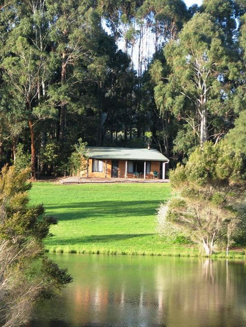 Pemberton Lake View Chalets - Accommodation Perth 2