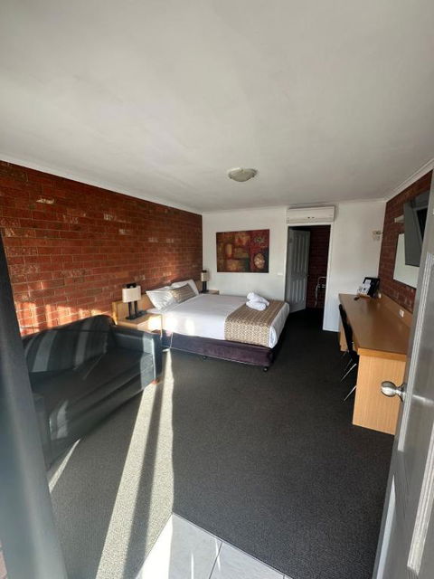 Pevensey Motor Lodge - Accommodation Perth 2