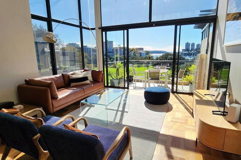 Penthouse With Private Terrace, Parking + 2 Pools - Accommodation Perth 0