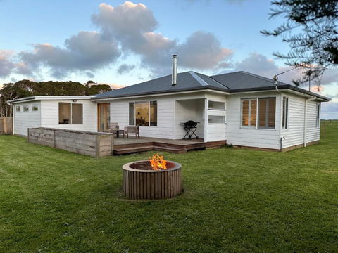 PepperTree Farm Stay - Perth Resorts 0