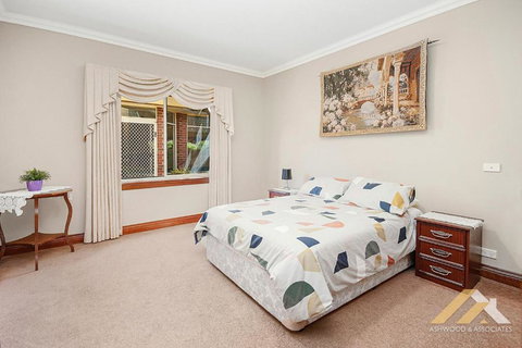 Perfect Entertainer-s Home With Pool - Accommodation Perth 1