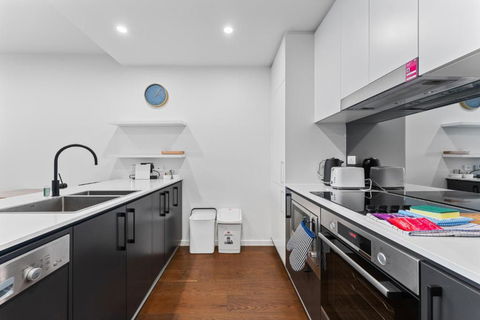 Perfect Location 1-Bed With Balcony, BBQ & Parking - Perth Resorts 1