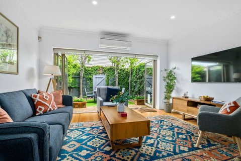 Perfect Page St Home 3Bed 2Bath Sleeps 6 - Perth Resorts 0