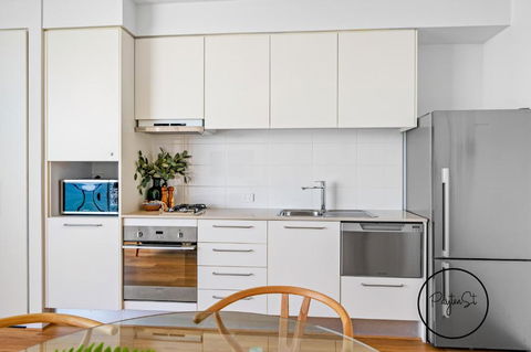 Perfect Penthouse - WiFi Included - Accommodation Perth 3