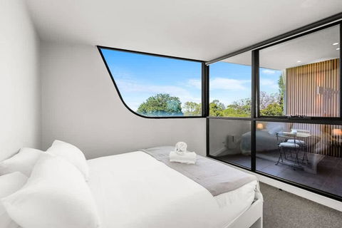 Perfectly Located Executive 1BR At Caulfield North - Perth Resorts 2