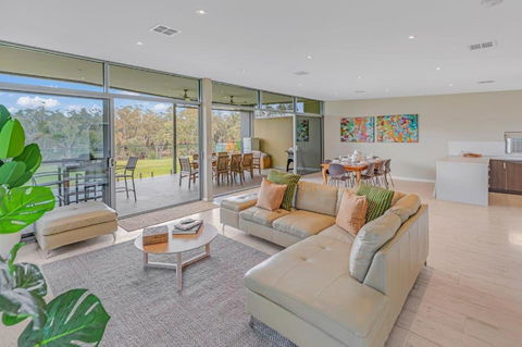 Perricoota Waters - Echuca Holiday Homes - Perth Resorts 3