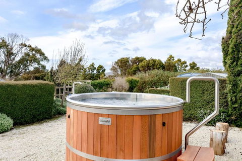 Petite Chateau Waterfront Chateau With Hot Tub - Accommodation Perth 3