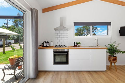 Piccolo B&B - The Perfect Getaway - Accommodation Perth 0