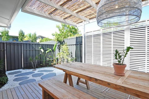 Pine At Arlos Glenelg South - Accommodation Perth 0