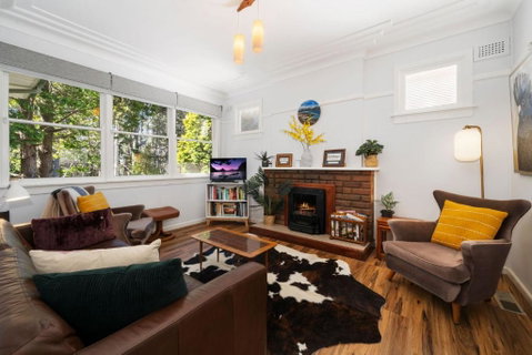 Pine Lodge - Accommodation Perth 1