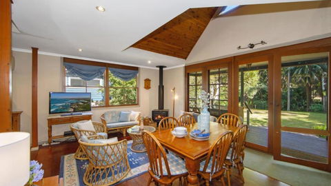 Pine Lodge Pearl Beach - Accommodation Perth 3