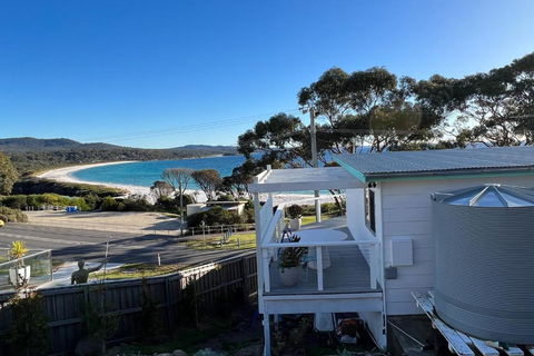 PIPI SHACK - Iconic Waterfront Shack Binalong Bay - Accommodation Perth 0