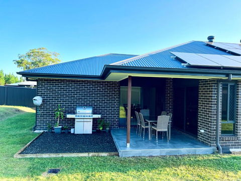 Plantation Retreat 4 Bedroom Modern Home - Accommodation Perth 2