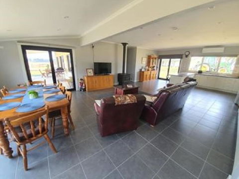 Pleasant Hill BnB - Accommodation Perth 3