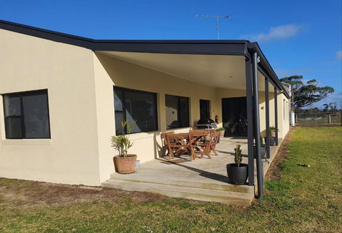 Pleasant Hill BnB - Accommodation Perth 0