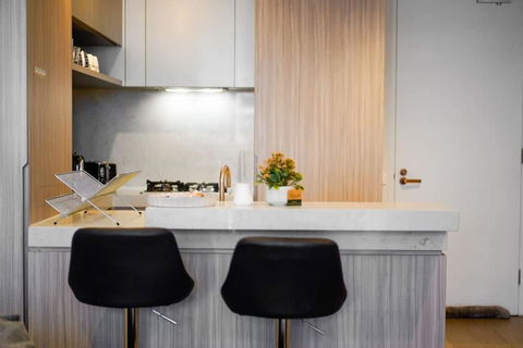 PM Residences - Modern Luxury 2BR Apt W Parking - Accommodation Perth 2