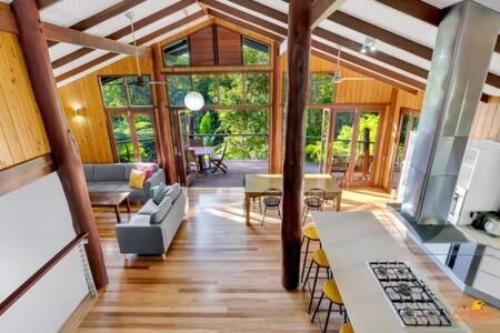 Pole Home In Paradise @ Kuranda - Perth Resorts 2