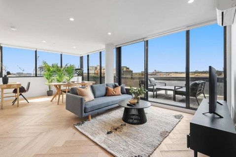 Polished 2-Bed Apartment With Gorgeous City Views - Accommodation Perth 0