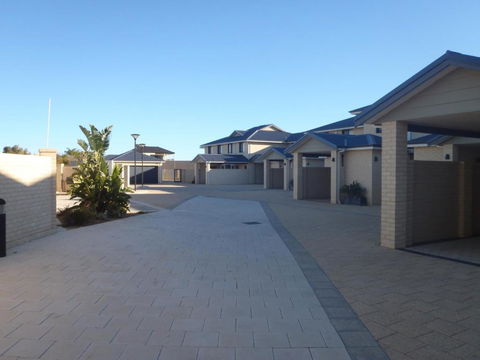 Port Denison Beach Resort - Accommodation Perth 3