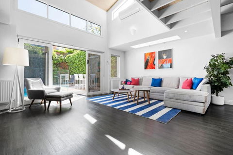 Port Paradiso - Accommodation Perth 2