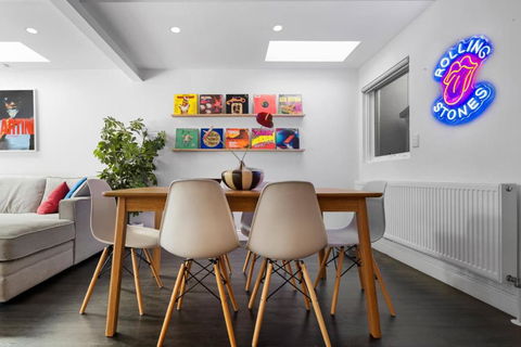 Port Paradiso - Accommodation Perth 1