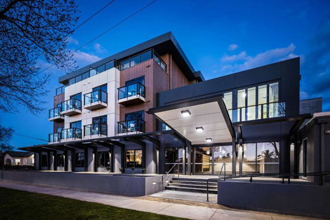 Quality Hotel Lakeside - Accommodation Perth 0