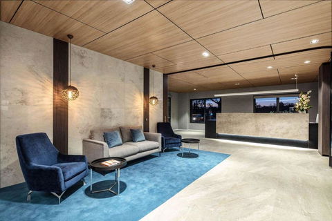 Quality Hotel Lakeside - Accommodation Perth 2