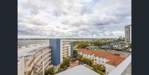 Private Bedroom And Bathroom In A Shared Apartment - Accommodation Perth 3
