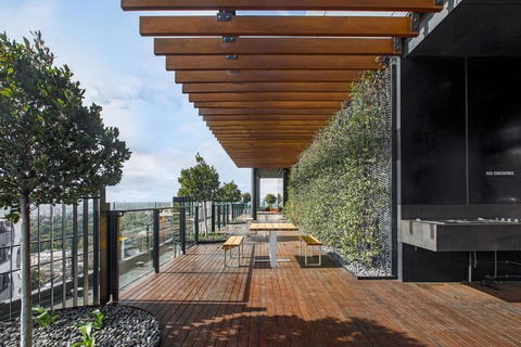 Premium Albert Park Grand Prix Apartment By Ready Set Host - Perth Resorts 3