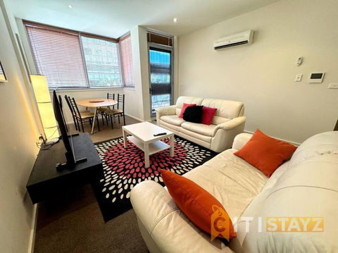 Pretty Penthouse - Close To ANU - Accommodation Perth 1