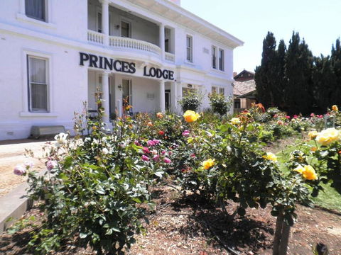 Princes Lodge Motel - Accommodation Perth 0