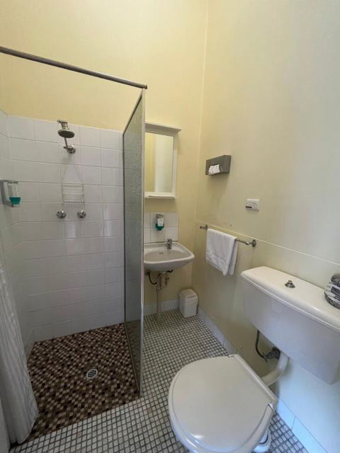 Princes Lodge Motel - Accommodation Perth 3