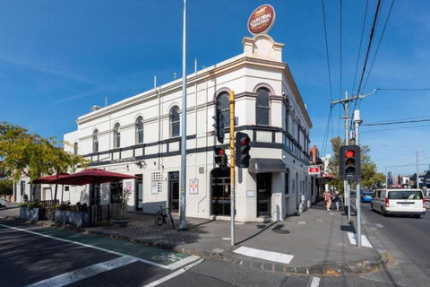 Private Unit In Heritage Building In Fitzroy North - Accommodation Perth 1