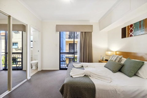 Prized Perth Retreat 1BDR - Accommodation Perth 2