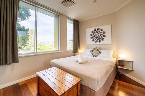 Quaint Auchenflower 1B1B Apt W Parking Close To UQ - Accommodation Perth 0