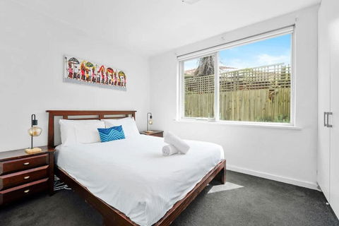 Quiet And Peaceful Beachside 1BR Retreat W Parking - Perth Resorts 2