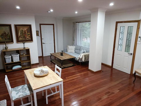Quiet Nature-Filled Ground Floor Unit - Perth Resorts 3