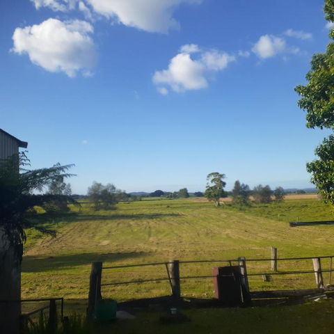 QUIET PROPERTY BY THE RIVER - Accommodation Perth 1
