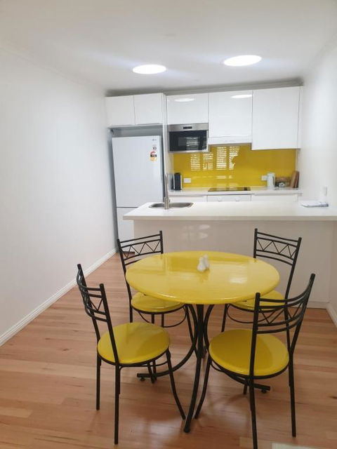 Race Course Apartments - Accommodation Perth 2