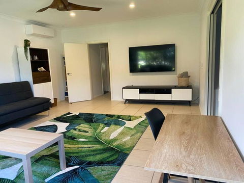 Rainbow Beachhouse - Deluxe, Pristine Location - Perth Resorts 3