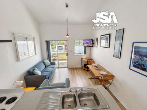 Razorback 3 - Accommodation Perth 1