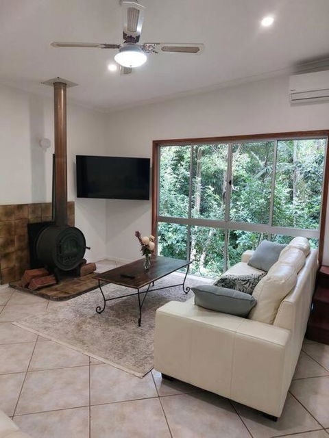 Rainforest Retreat-Fireplace-BBQ-3 Acres- - Accommodation Perth 1