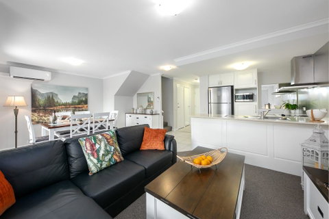 At Rita's - Accommodation Perth 3