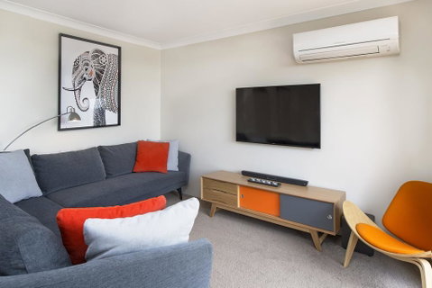 Avalanche 6 - Sophisticated Style &modern Comfort With A Central Location - Accommodation Perth 3