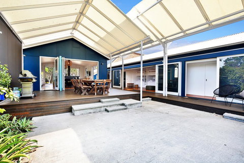 Ayana Beach House - Pet Friendly - Opposite Beach - Accommodation Perth 2